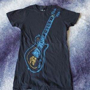 Etnie's black guitar tshirt